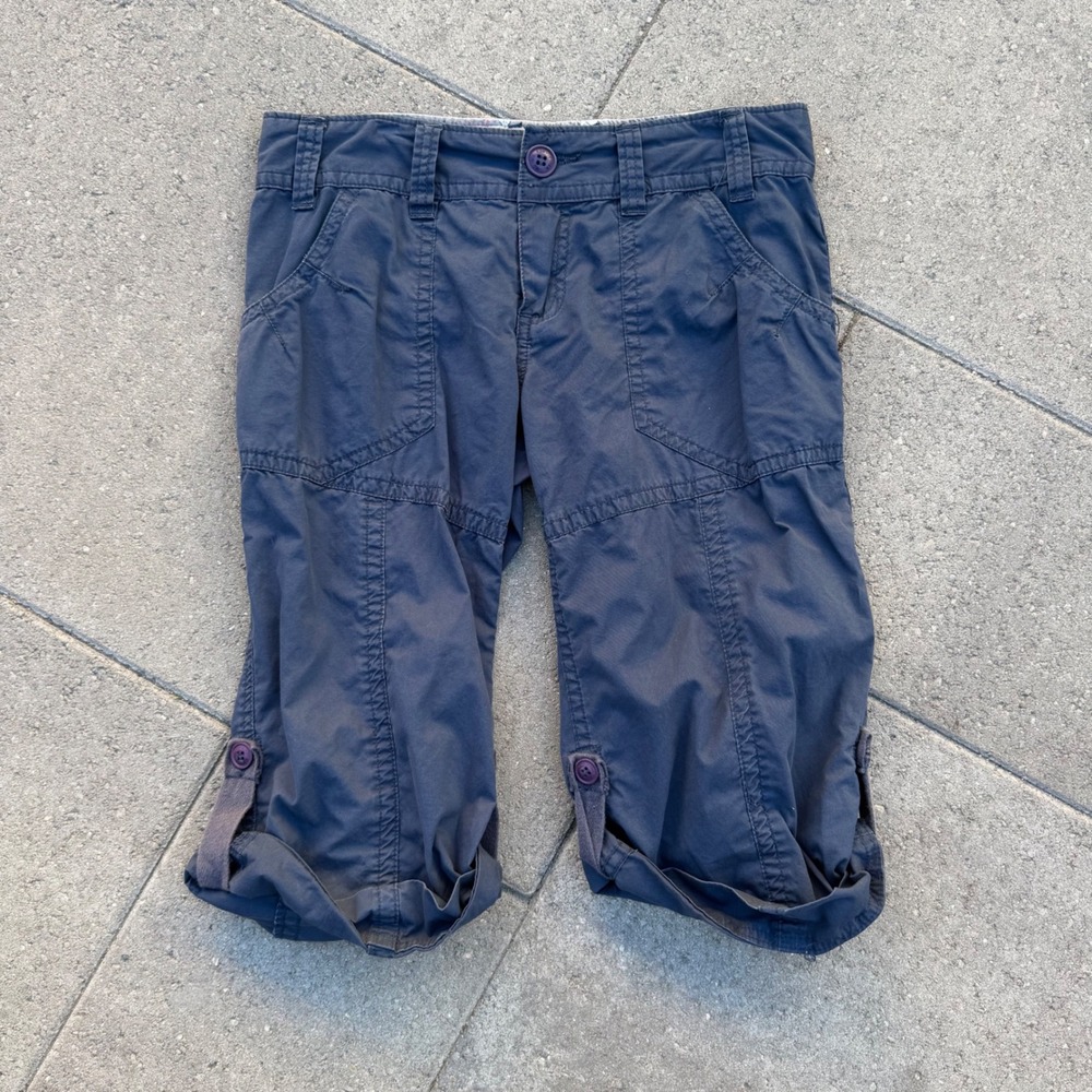 Roxy Women Navy Blue Roll Tab Cargo Capri Pants Mid Rise Cropped Utility Shorts